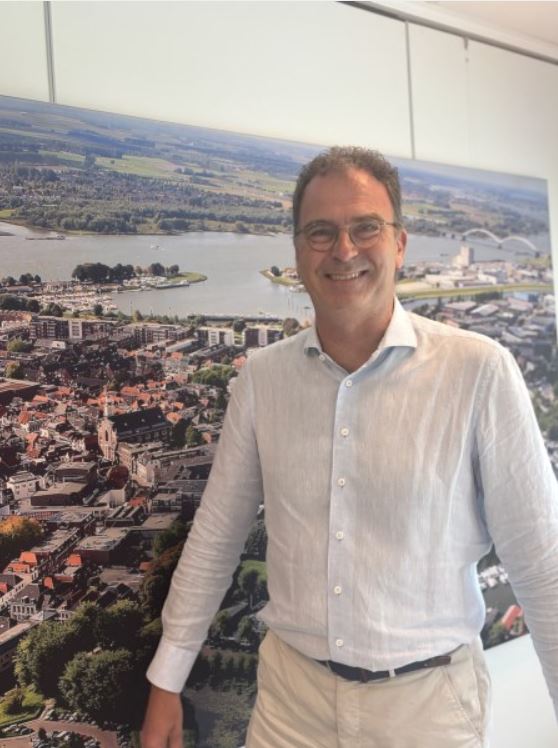 S. van Boxmeer, secretaris van het FOWW